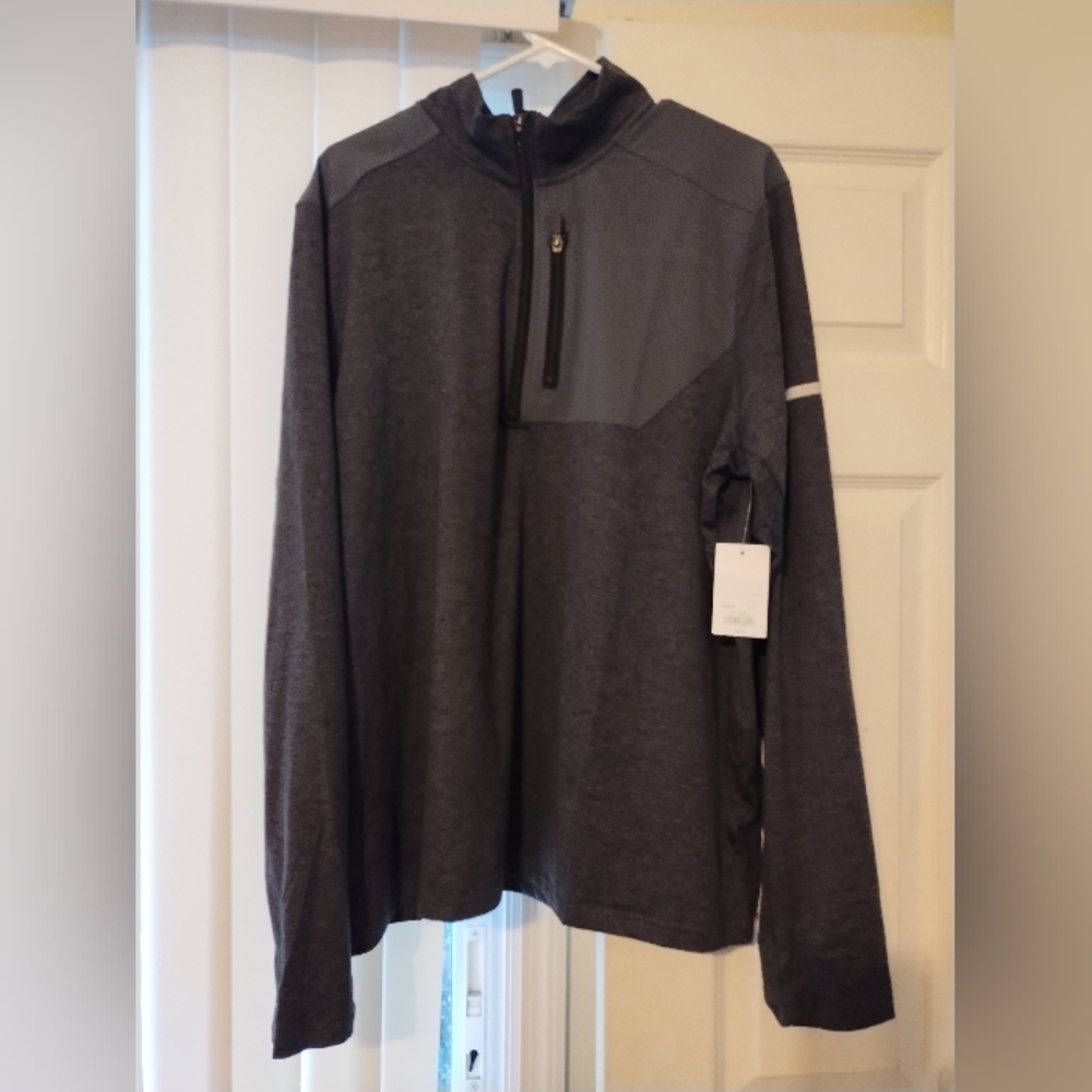 Tek Gear Athletic Long Sleeve Lightweight Jacket. Zips to Chest. SIZE XL